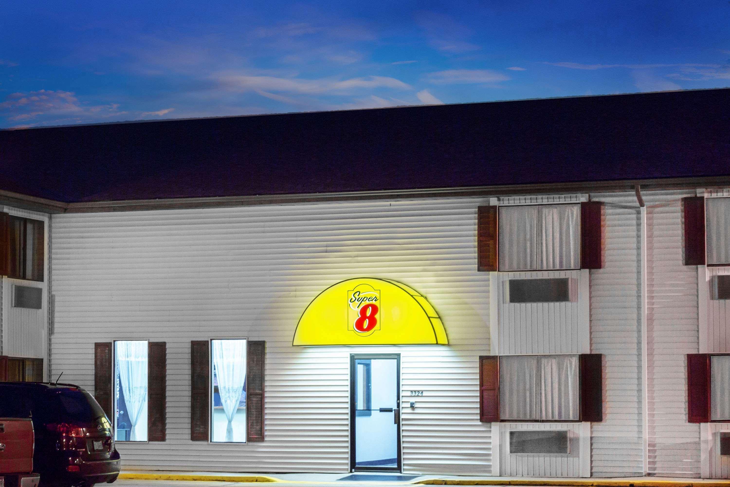 Super 8 By Wyndham Columbus Motel Kültér fotó